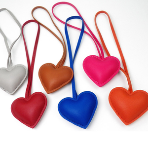 Bolso <span class=keywords><strong>de</strong></span> cuero <span class=keywords><strong>de</strong></span> dibujos animados colgante llavero elegante corazón encanto para mochila y bolso decoración bolsa promocional Accesorios - Product Image 5