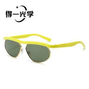 Gafas de sol deportivas de metal con media montura, negras, UV400 Tipo 3 para mujer - Product Image 4