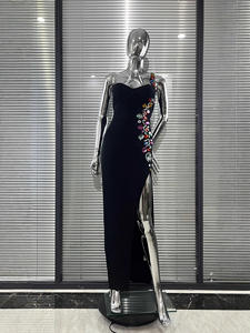 <span class=keywords><strong>Robe</strong></span> <span class=keywords><strong>noire</strong></span> à décolleté plongeant et à coupe diamantée colorée GX-2026 avec un design bandage élégant et sophistiqué pour les soirées - Product Image 2