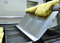 Panier de friture japonais en acier au carbone personnalisé à grande ouverture pour machines à nouilles, produit par des experts