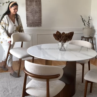 Juego de Mesa de Comedor Redonda Hobart de 5 Piezas para 4 Personas, Piedra Sinterizada Elegante con Asientos de Diseño Elegante para un Espacio Confortable