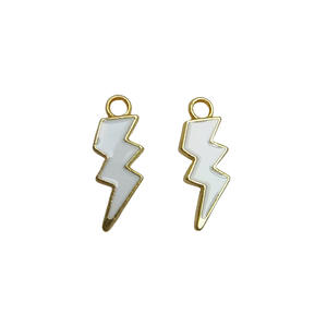 Colgante en forma <span class=keywords><strong>de</strong></span> trueno <span class=keywords><strong>de</strong></span> aleación <span class=keywords><strong>de</strong></span> Zinc dorado clásico Multicolor <span class=keywords><strong>de</strong></span> alta calidad, estilo <span class=keywords><strong>de</strong></span> gota <span class=keywords><strong>de</strong></span> aceite para joyería chapada en oro para niños - Product Image 6