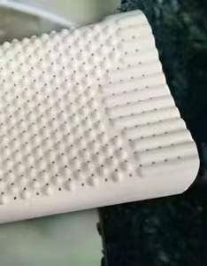 כרית עיסוי לצוואר לטקס טבעי הנמכרת ביותר עם תמיכה בעמוד השדרה הצווארי ועיצוב נושם - Product Image 2