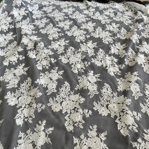Tessuto bianco avorio del <span class=keywords><strong>pizzo</strong></span> delle ciglia francesi <span class=keywords><strong>con</strong></span> il <span class=keywords><strong>bordo</strong></span> smerlato per il vestito da sposa - Product Image 3
