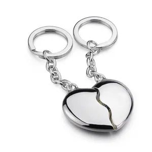 Best Quality Romantic Couple Love Silver Plated Broken Heart Key Chain Non Tarnishing Heart Key Ring Set Of 2 For Gifts