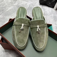 Mules en cuir de créateur pour femme, style mocassins, sans talon, à enfiler, décontractées, avec accent métallique décoratif, plates, respirantes et souples pour l'été