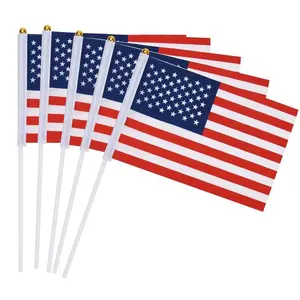 Diskon Besar Bendera Tangan Poliester Amerika Serikat Hari Kemerdekaan dengan Tiang