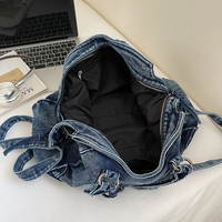 Tas Selempang Motor Denim Vintage Distressed Wanita Kapasitas Besar Tas Bahu Jeans Dicuci Gaya Y2K Keren dan Manis