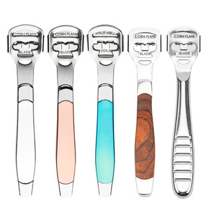 Râpe à pieds en acier inoxydable Baiyi avec manche en bois coloré pour usage domestique - Product Image 3