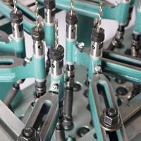 Demande d'information sur la tête de perçage multi-broches réglable à 4 axes