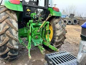 Tracteur de cabine John Deere 6B-1404, cabine panoramique à faible bruit, confort toutes saisons, opération sur le terrain pendant de longues journées - Product Image 6