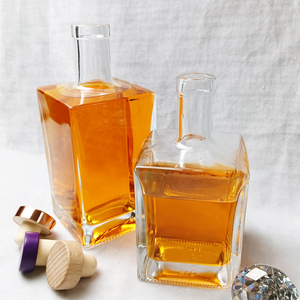 Botella <span class=keywords><strong>de</strong></span> Licor Cuadrada <span class=keywords><strong>de</strong></span> Diseño Clásico, Material Seguro para Alimentos, Base Estable, Botella <span class=keywords><strong>de</strong></span> Vidrio Ideal para Brandy, Whisky y <span class=keywords><strong>Vodka</strong></span> - Product Image 3
