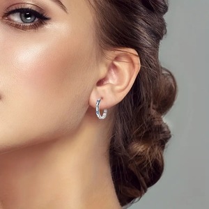 Orecchini a Perno con Zirconi Floreali per Donne, Eleganti Gioielli a Forma di Fiore per Uso Quotidiano, Idea Regalo - Product Image 3