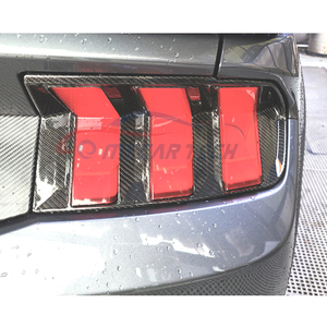 <span class=keywords><strong>Para</strong></span> Ford Mustang 2018-2021 cubierta de marco de luz trasera de fibra de carbono accesorios de coche - Product Image 6