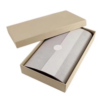 Boîte en carton rigide recyclable avec logo personnalisé, pelliculage mat et revêtement UV pour l'emballage de vêtements, pantalons, chaussettes, cadeaux et envois postaux