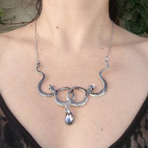 Vendita calda collana pendente in cristallo gotico di Halloween con doppio serpente in <span class=keywords><strong>argento</strong></span> antico accessorio collana di gioielli - Product Image 2