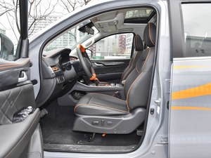 Dongfeng para la Nueva Camioneta Rich7 Diésel 2.0-2.5L Turbo de 4 Cilindros con Tracción en las Cuatro Ruedas, Asientos Eléctricos, Luces LED, Volante a la Izquierda - Product Image 2