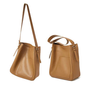 Sac seau personnalisé haut de gamme au design moderne, sac à main en cuir pour femme, sac à bandoulière rétro tendance - Product Image 3