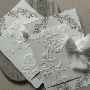 Invitación de Boda Elegante con Impresión Digital en Papel Hecho a Mano, con Relieve, Personalizada, con Borde Decorativo, de Algodón Fino - Product Image 1