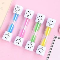 Minuteur de sable coloré et mignon avec design souriant, 3 minutes, en plastique, mini minuteur de compte à rebours pour le brossage des dents, jouet pour enfants, jeu de société