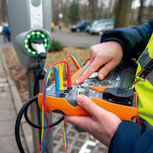 Araç şarj istasyonlarını test etmek için SONEL EVSE-01 adaptörü - Product Image 6