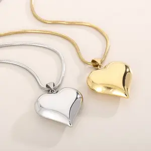 2024 Schmuck Trend Edelstahl Halskette 18 Karat Gold Romantisches Herz Anhänger Gravierte Halskette Anpassung