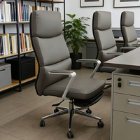 Chaise de bureau exécutive ergonomique en cuir inclinable à 140 degrés, dossier haut, base pivotante chromée, repose-pieds rétractable, pour la maison et le bureau