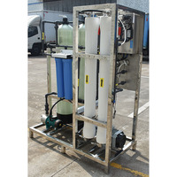 Ro Portable 250LPH dispositif d'usine de dessalement de l'eau chine traitement de l'eau de mer avec pompe récipient à pression PLC-1 an de garantie