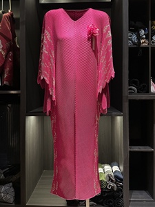 High-end Plus-size Casual Dress Pleated Dragon Fish <strong>Scale</strong> Design Solid Color V-neck Batwing Sleeve Loose Elegant For Autumn - Product Image 2
