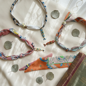 S3Y Nuova <span class=keywords><strong>Collana</strong></span> con Ciondolo a Forma <span class=keywords><strong>di</strong></span> Pesce in Ottone Placcato Oro 18K e Smalto, Sciarpa in Seta, Girocollo Regolabile Colorato per Donne - Product Image 3