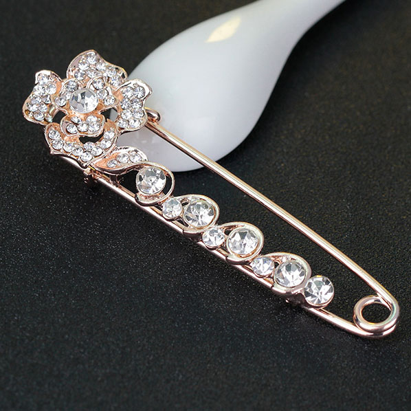 brooches designer louis vuitton