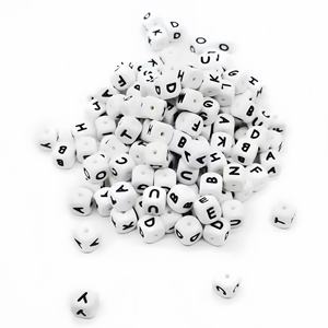 Cuentas de <span class=keywords><strong>Silicona</strong></span> de Grado Alimenticio, Color Personalizado al por Mayor, Cuadradas, Cúbicas, con Letras del Alfabeto, para Mordedores de Bebé, 12x12x12mm, Suaves - Product Image 1