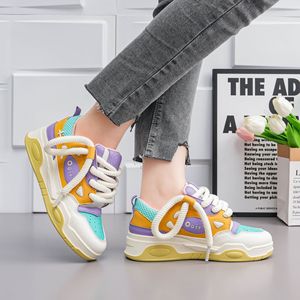 Sepatu Pria Trendi Low Top Multiwarna Baru Sol Empuk Sepatu Roti Kasual Sol Tebal Bernapas Permukaan Kulit Lembut Sepatu Olahraga - Product Image 5