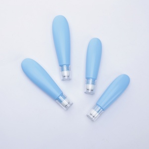 Tube en plastique PE bleu personnalisé pour crème contour des yeux, emballage cosmétique en gros, tube vide personnalisé pour sérum de soin de la peau, avec applicateur roll-on massant à visser - Product Image 1