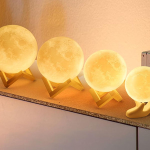 Lámpara de Luna 3D de 8cm para Niños, Luz Nocturna Decorativa de Lujo para Dormitorio, Mesa y Hogar, Venta al Por Mayor - Product Image 5