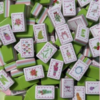 Vente directe d'usine : Ensemble de Mahjong de luxe en acrylique vert, thème Noël, fabriqué au Jiangsu, 160 tuiles, boîte en carton