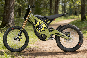 Surron Light Bee X 2026 : 8 kW de puissance brute, vitesse maximale de 74 km/h et 80 km d'autonomie pour des balades tout-terrain inoubliables – Le rêve des motards américains. - Product Image 2