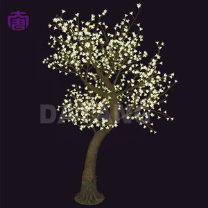 Élégante Guirlande Lumineuse LED en Forme de Cerisier avec Fleurs Délicates pour la Décoration d'Hôtels, de Places Publiques, de Mariages, de Centres Commerciaux et d'Événements - En Vente - Product Image 5