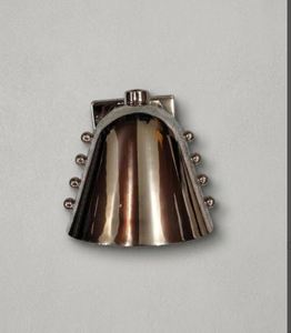 Lámpara de pared moderna de mediados de siglo con forma de cono y detalles de remaches, acabado en cromo pulido, pantalla de campana de cromo moderna - Product Image 3