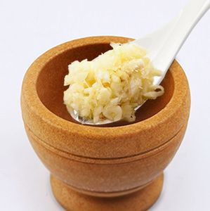 手動プラスチックキッチン用品ハーブグラインダーペッパーツールモルタル付きニンニク用 - Product Image 4