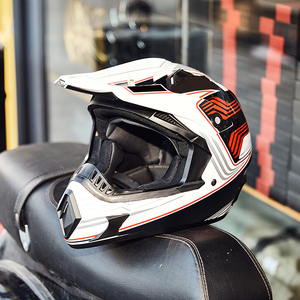 Casco de motocicleta de cara completa hecho a medida <span class=keywords><strong>2023</strong></span> HDMP, bonito diseño pequeño ABC <span class=keywords><strong>Predator</strong></span> al por mayor, Material ABS, nuevo aprobado por ECE, 2017 - Product Image 3