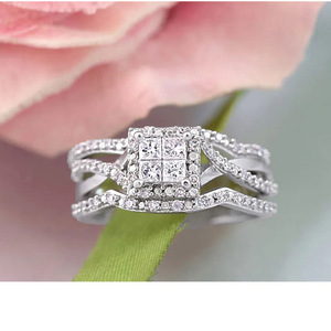 Anello con Zircone Taglio Quadrato per Donne, Elegante Gioiello da Dito alla Moda - Product Image 4