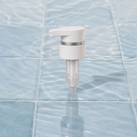 Bouchon pompe 33/410 personnalisable en plastique PP anti-déversement, lisse/côtelé, à pousser manuellement, pour flacons de lotion cosmétique, facile à utiliser