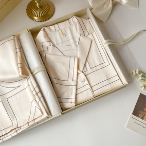 Nuovi pantaloni estivi in <span class=keywords><strong>pigiama</strong></span> da <span class=keywords><strong>donna</strong></span> in seta di ghiaccio a maniche corte <span class=keywords><strong>taglie</strong></span> <span class=keywords><strong>forti</strong></span> indumenti da notte stampati con senso avanzato Set di abbigliamento per la casa da <span class=keywords><strong>donna</strong></span> - Product Image 5
