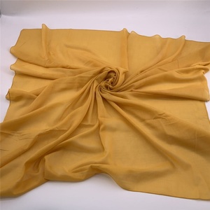 Style En Gros Polyester Écharpe Wrap Lain Solide Robe Accessoires Hijab Carré Châle Vente Chaude Malaisienne Hijabs Femmes <span class=keywords><strong>Noir</strong></span> - Product Image 6