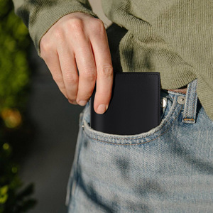 Cartera Multifuncional Estilo Japonés Negra de Cuero Genuino con Bloqueo RFID Unisex para Uso Diario - Product Image 4