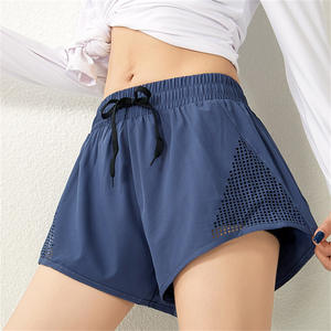 กางเกงขาสั้นตาข่ายสำหรับเล่นโยคะของผู้หญิงกางเกงขาสั้นออกกำลังกายในยิมแบบสองฟังก์ชันในตัวสำหรับฤดูร้อนวิ่งแบบหลวม - Product Image 2