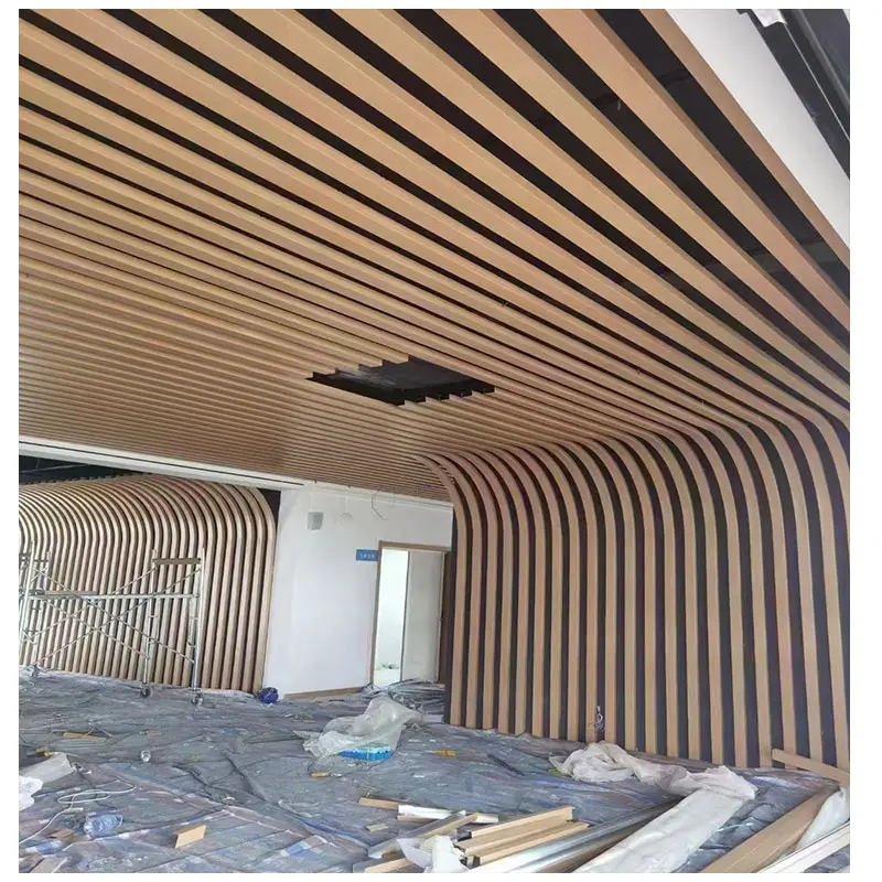 Ultimi materiali da costruzione tipi di soffitto di alluminio controsoffitto su misura moderna lega di alluminio striscia pannelli di alluminio 3 anni