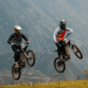 Rerode R1 8000w 72v 35ah <span class=keywords><strong>bicicletta</strong></span> elettrica 2025 motorizzata Dirt Bike da 120km fuori strada elettrica Dirt Bike Rerode - Product Image 2