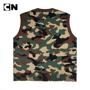 Usine de chandail de certification BSCI logo personnalisé broderie Jacquard camouflage en détresse gilet tricoté sans manches pull pour l'été - Product Image 3